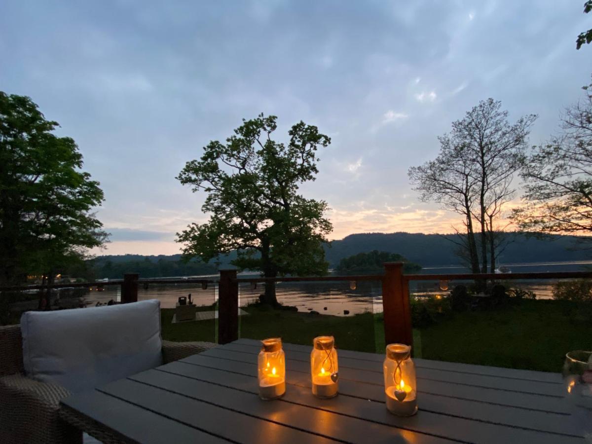 ווינדרמר Loubi'S Lakeside Lodge מראה חיצוני תמונה