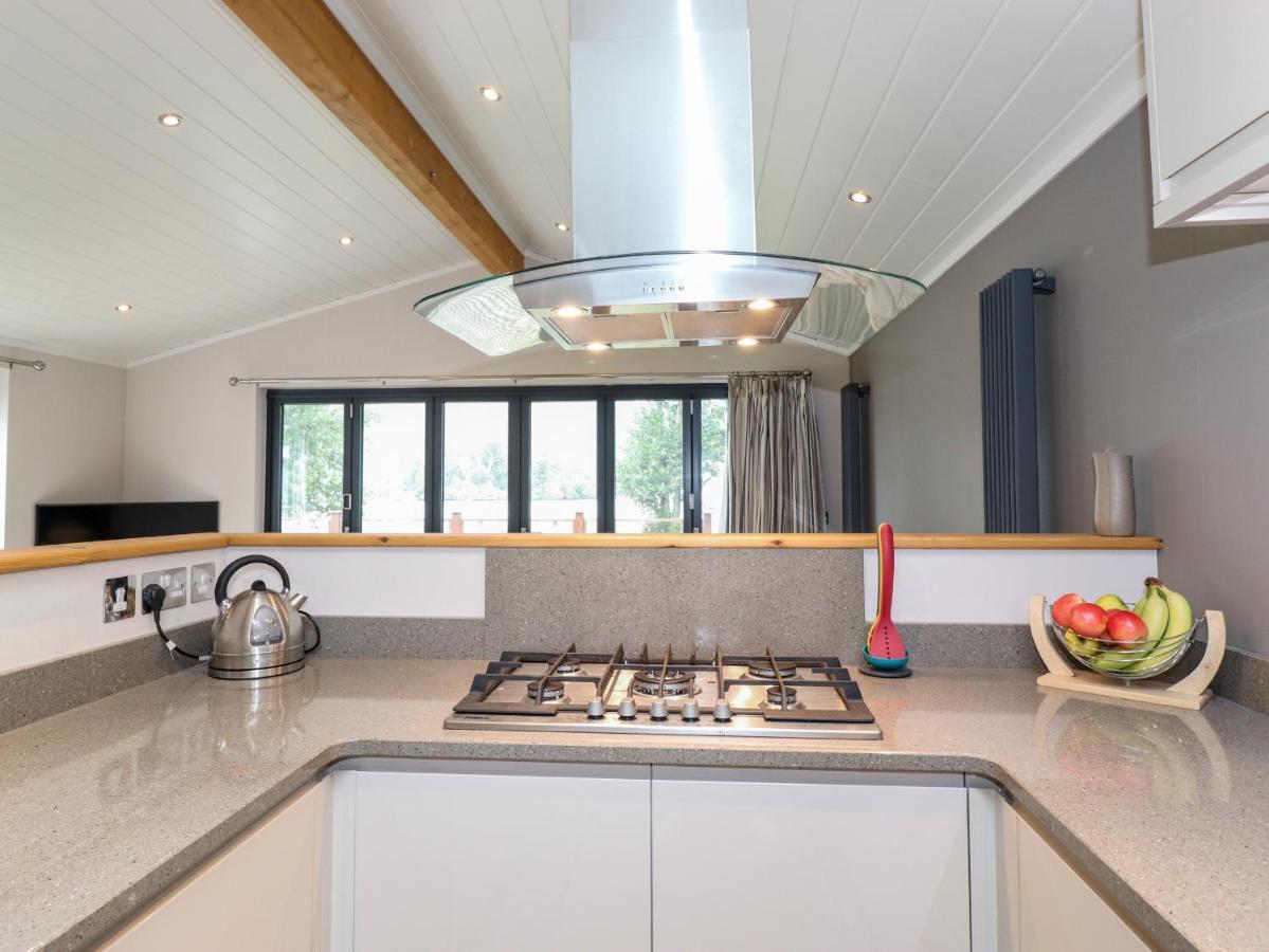 ווינדרמר Loubi'S Lakeside Lodge מראה חיצוני תמונה