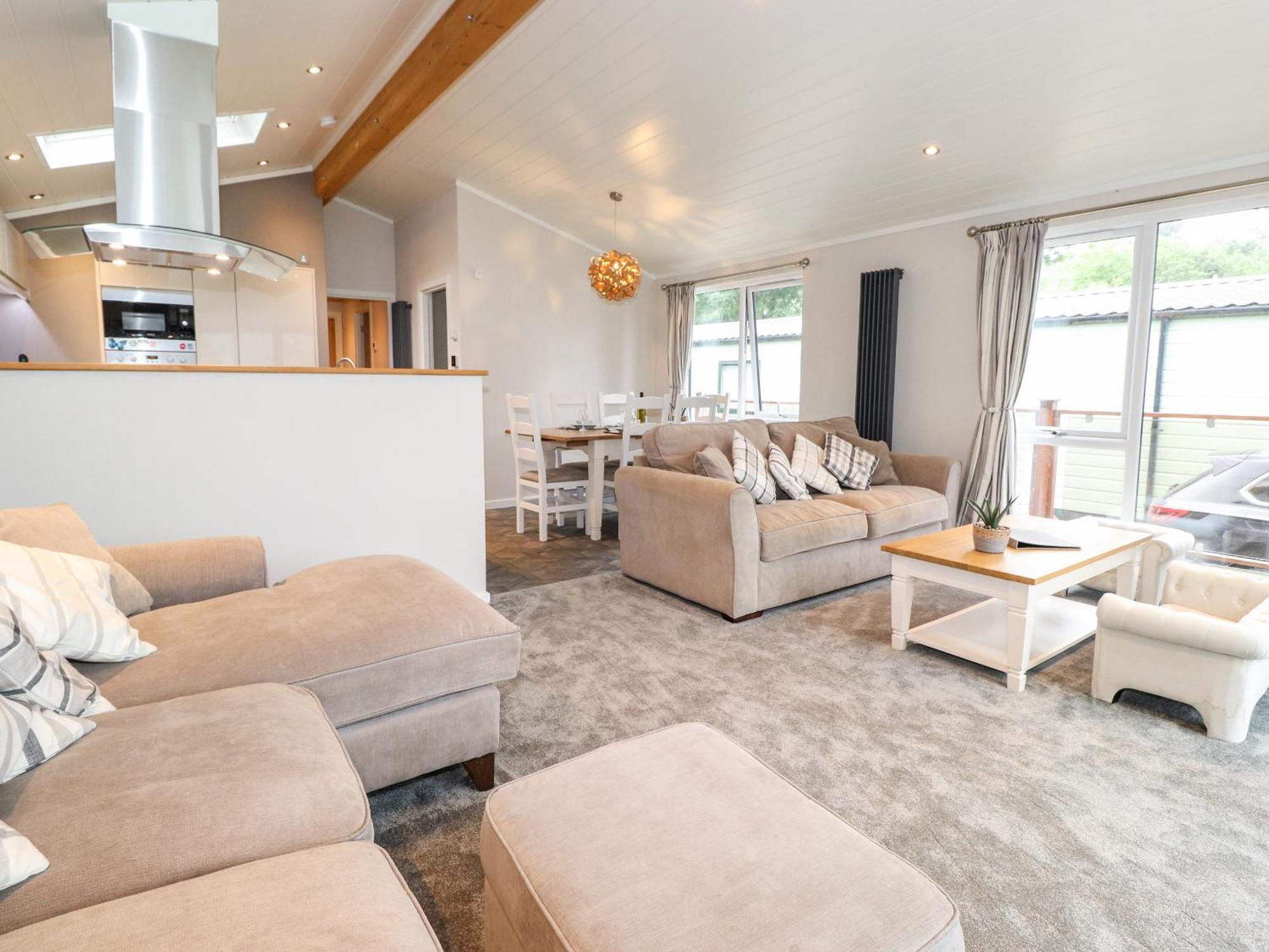 ווינדרמר Loubi'S Lakeside Lodge מראה חיצוני תמונה