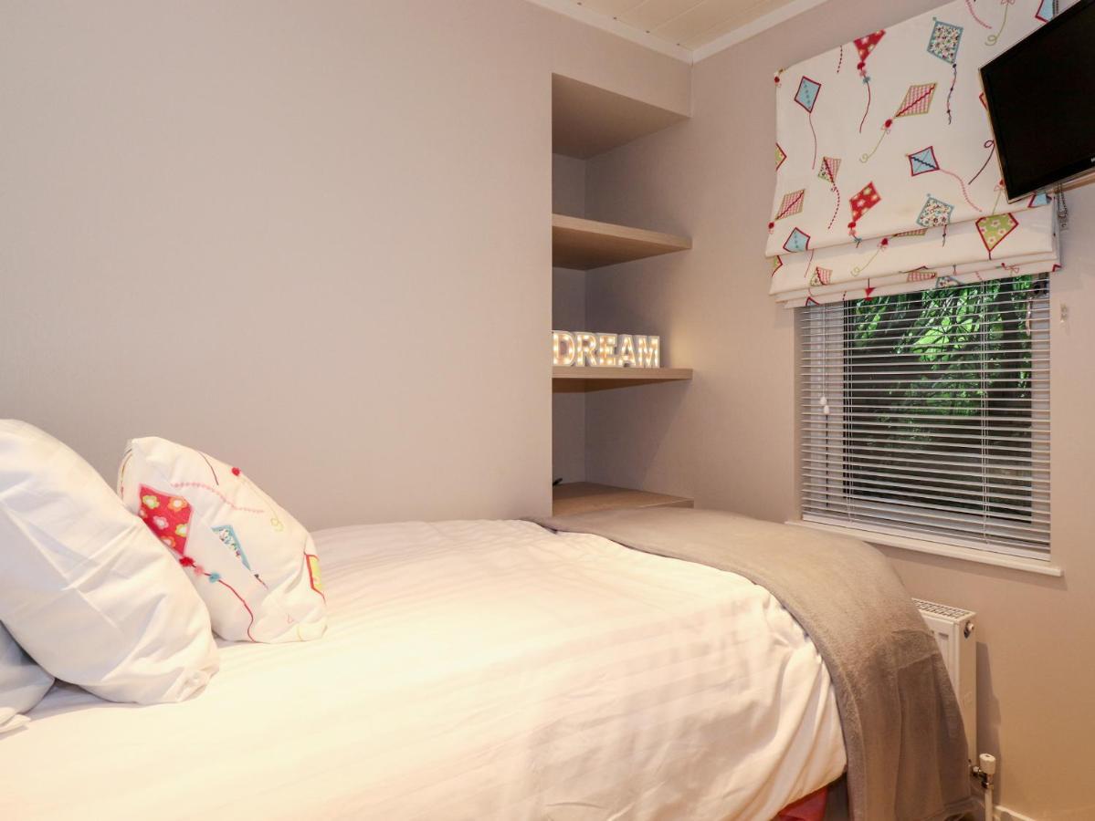 ווינדרמר Loubi'S Lakeside Lodge מראה חיצוני תמונה